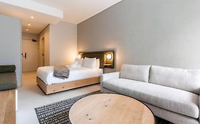 The Rose 105: Studio Apartment With Rooftop Pool