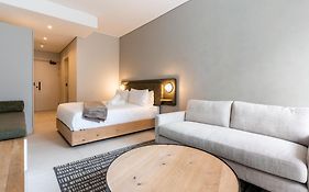 The Rose 105: Studio Apartment With Rooftop Pool
